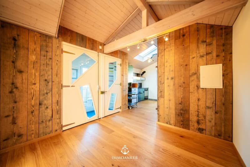 Living, Working, or Renting - 7.5-Room House with Commercial Share and Versatile Potential (7)