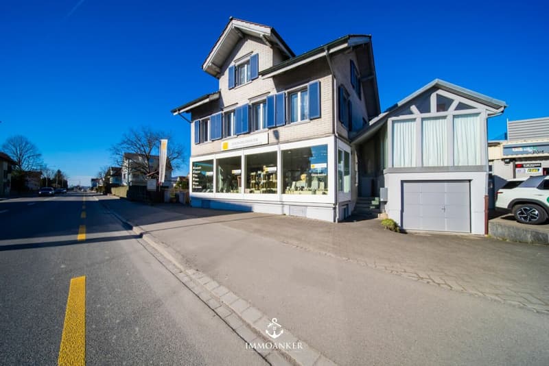 Living, Working, or Renting - 7.5-Room House with Commercial Share and Versatile Potential (1)