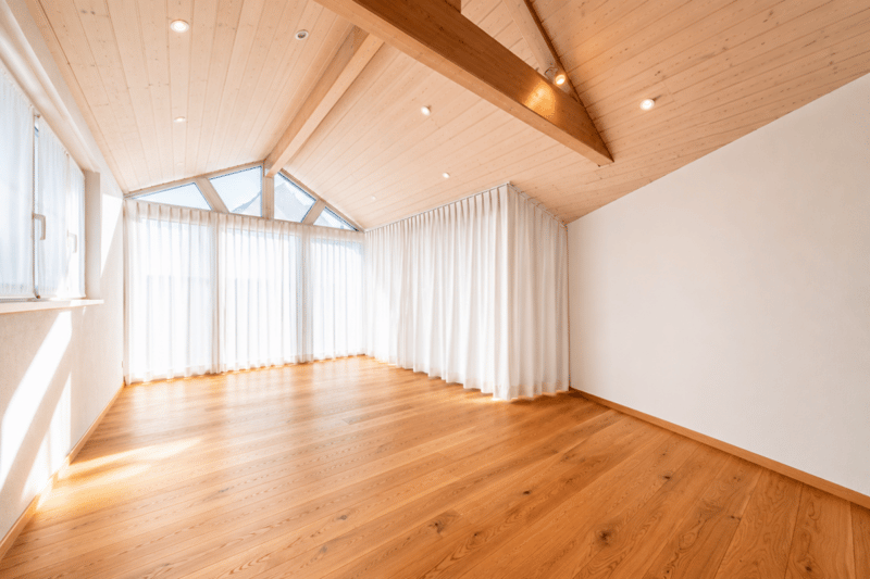 Living, Working, or Renting - 7.5-Room House with Commercial Share and Versatile Potential (14)