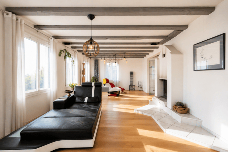Living, Working, or Renting - 7.5-Room House with Commercial Share and Versatile Potential (12)