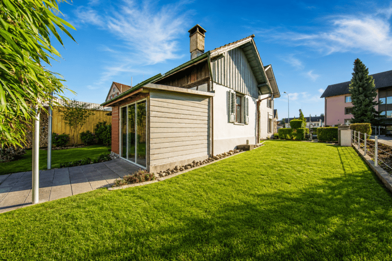 Living, Working, or Renting - 7.5-Room House with Commercial Share and Versatile Potential (4)