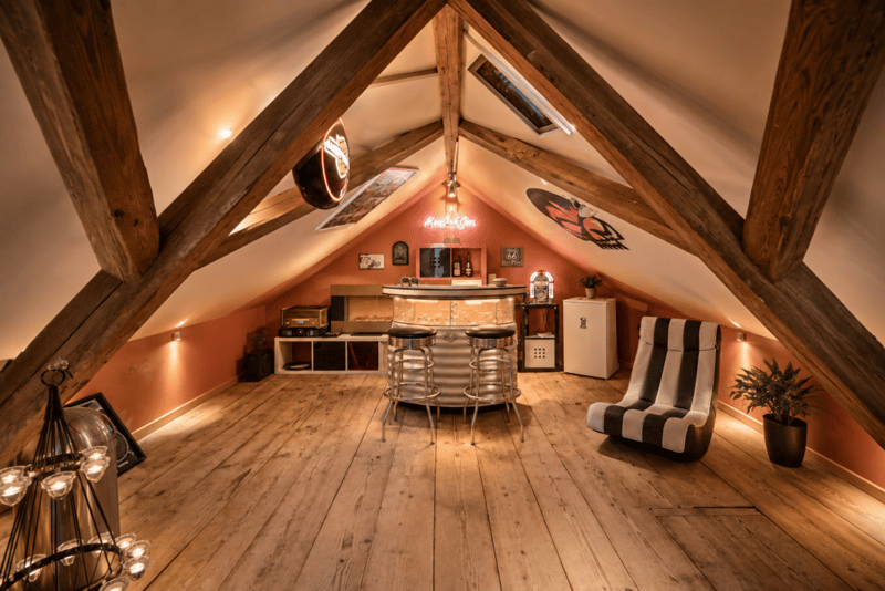 Living, Working, or Renting - 7.5-Room House with Commercial Share and Versatile Potential (20)