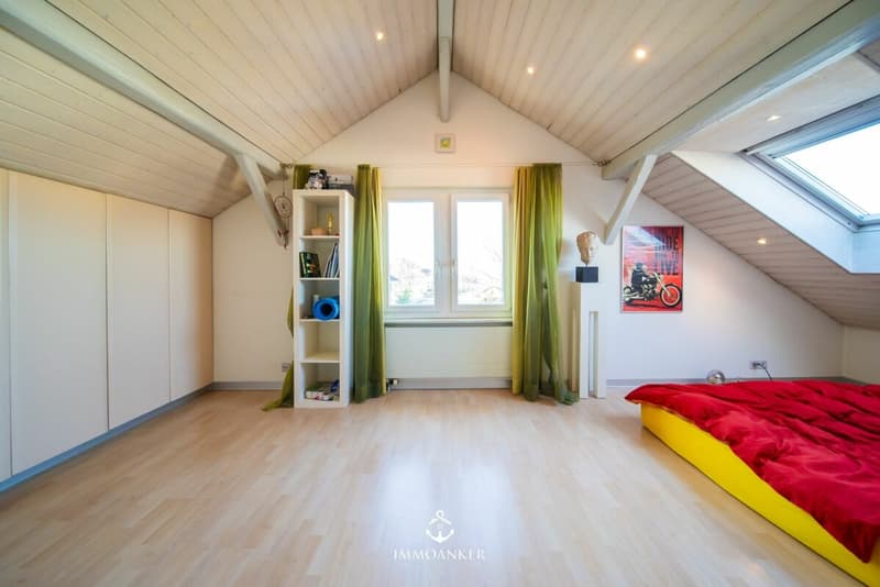 Living, Working, or Renting - 7.5-Room House with Commercial Share and Versatile Potential (9)