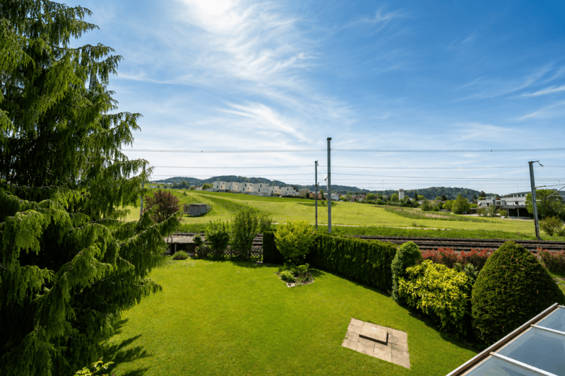 Charming 7-room single-family house with garden, terrace, and potential for an annex in Uzwil (8)