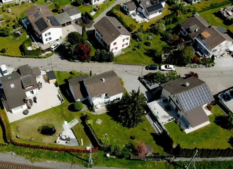 Maison de famille charmante de 7 pièces avec jardin, terrasse et potentiel d'annexe à Uzwil (13)