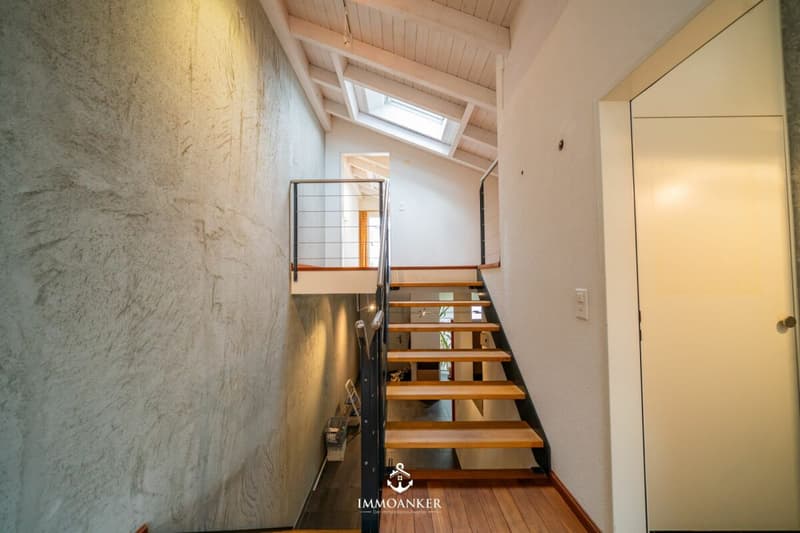 Casa a schiera architettonica con spazio, luce e privacy a Gockhausen (7)