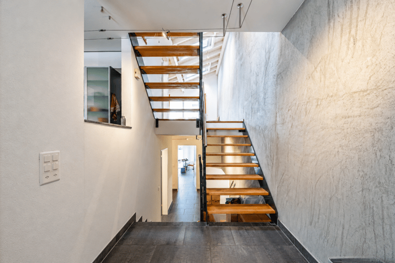 Casa a schiera architettonica con spazio, luce e privacy a Gockhausen (6)