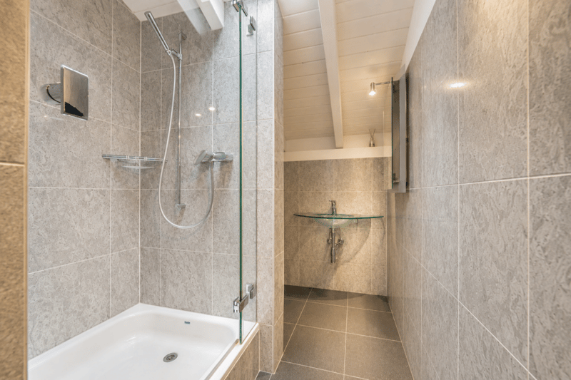 Casa a schiera architettonica con spazio, luce e privacy a Gockhausen (17)