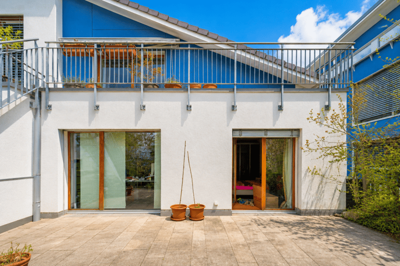Casa a schiera architettonica con spazio, luce e privacy a Gockhausen (2)