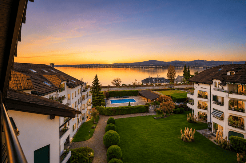 Exclusive 6.5-room attic apartment with lift directly into the apartment - Seepark Altendorf (12)