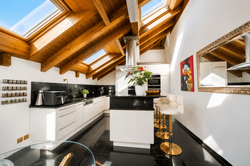Exclusive 6.5-room attic apartment with lift directly into the apartment - Seepark Altendorf (7)