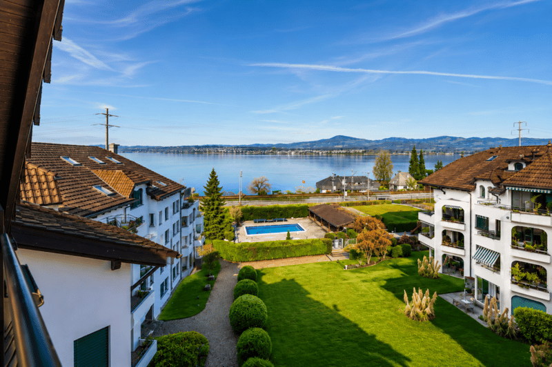 Exclusive 6.5-room attic apartment with lift directly into the apartment - Seepark Altendorf (8)