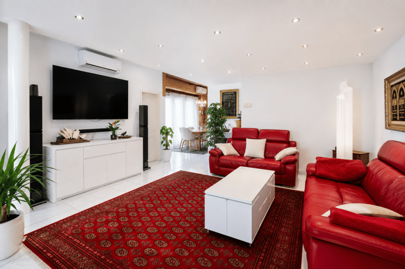 Exclusive 6.5-room attic apartment with lift directly into the apartment - Seepark Altendorf (4)