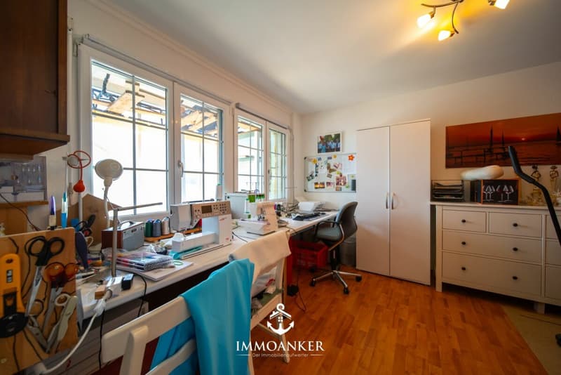 Wohnen mit Weitblick - umgeben von Ruhe und Grün. - 6.5 Zimmer EFH in Sulz (9)
