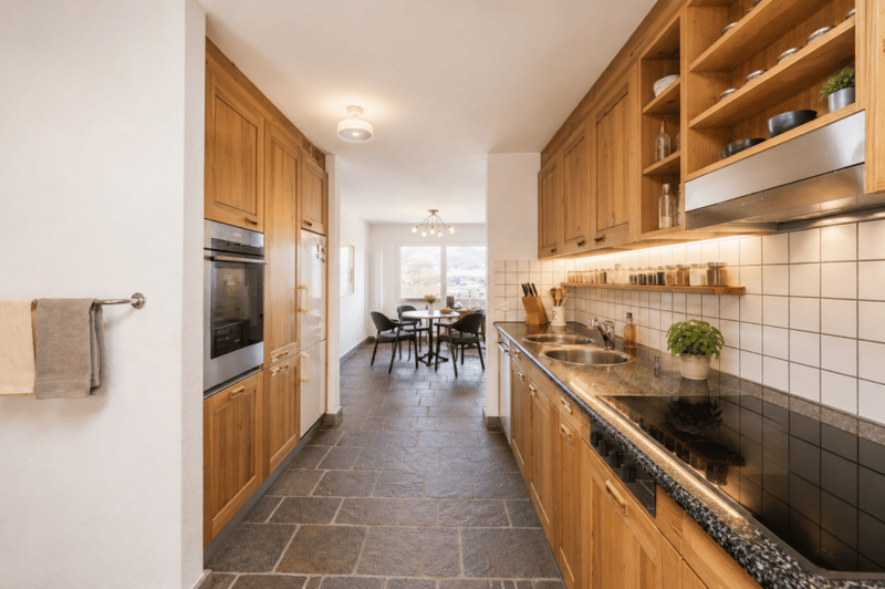 Spacious 6.5-room single-family house with a lot of land and development potential in Dänikon (14)