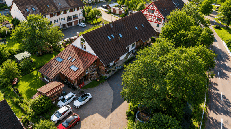 Casa a schiera di 7 locali con 220 m² di spazio abitativo a Rickenbach ZH (5)
