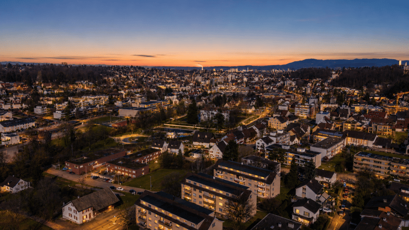 Appartement charmant 4.5 pièces avec cheminée et hauts plafonds - Avec projet de modernisation individuel (1)