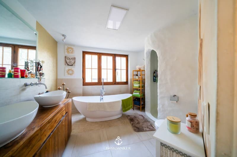 Spacious single-family house with pool, spaciousness and plenty of privacy in Studen (11)