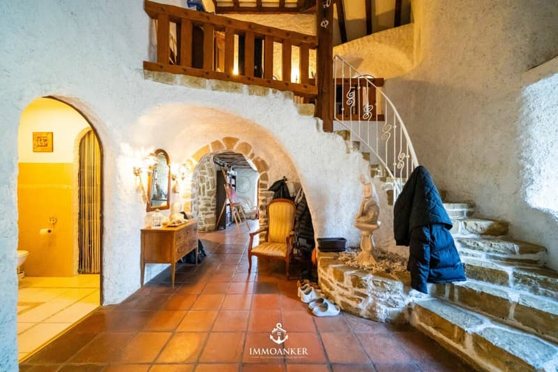 Spacious single-family house with pool, spaciousness and plenty of privacy in Studen (5)