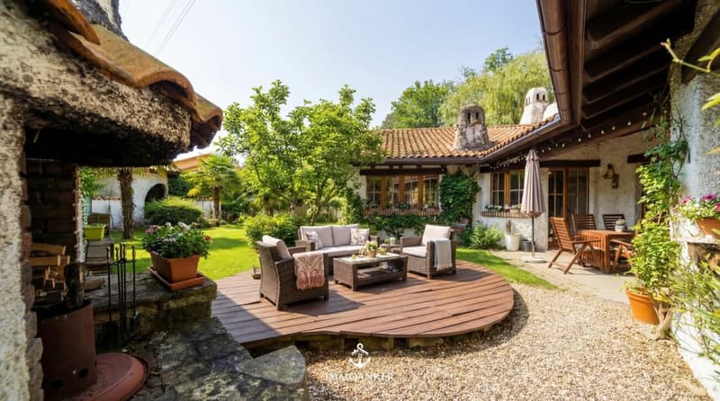 Spacious single-family house with pool, spaciousness and plenty of privacy in Studen (4)