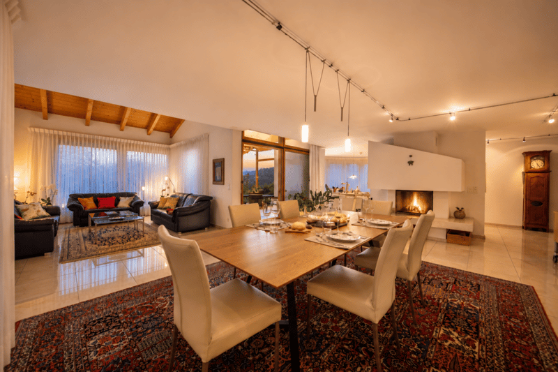 California-style living in the heart of the valley (10)