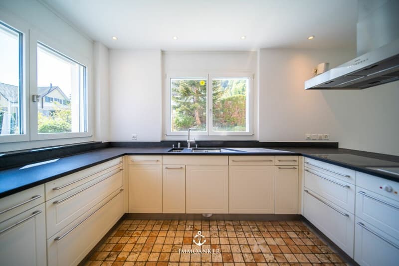 Modern 10.5-room single-family house with a far-reaching view, Minergie standard, and versatile usage potential in Pfungen (8)