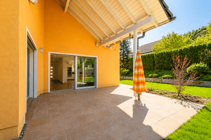 Modern 10.5-room single-family house with a far-reaching view, Minergie standard, and versatile usage potential in Pfungen (6)
