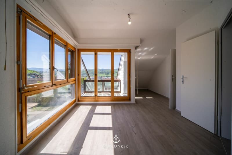 Casa unifamiliare di 6,5 locali appena ristrutturata con pendio a sud e vista panoramica a Füllinsdorf (3)