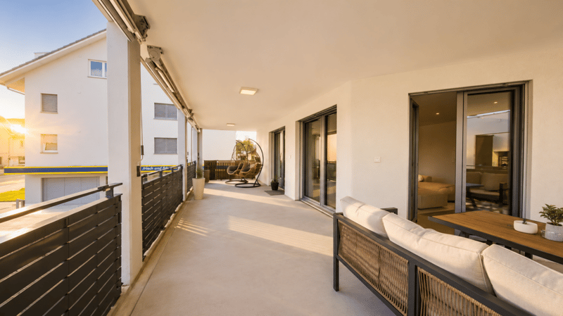 Exclusive multi-generational house near the lake - three residential units with versatile usage options (13)