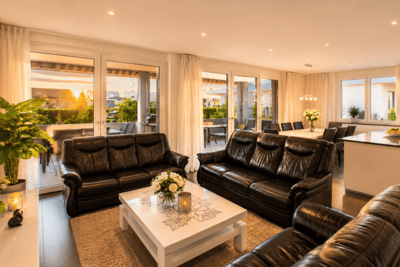 Exclusive multi-generational house near the lake - three residential units with versatile usage options (9)