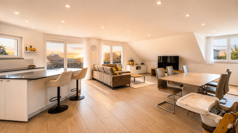 Exclusive multi-generational house near the lake - three residential units with versatile usage options (5)