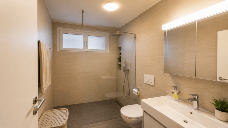 Exclusive multi-generational house near the lake - three residential units with versatile usage options (14)
