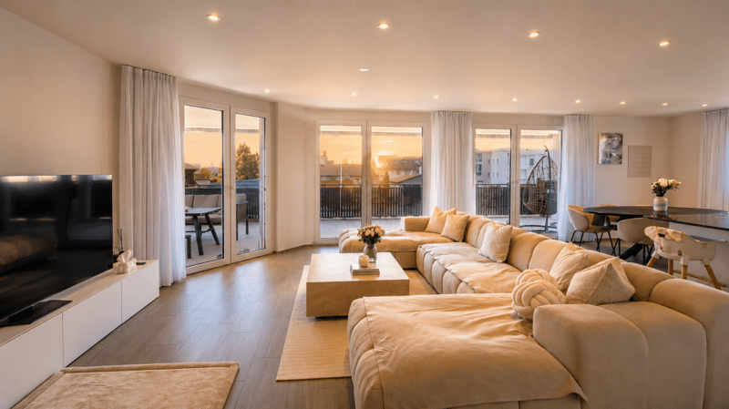 Exclusive multi-generational house near the lake - three residential units with versatile usage options (4)