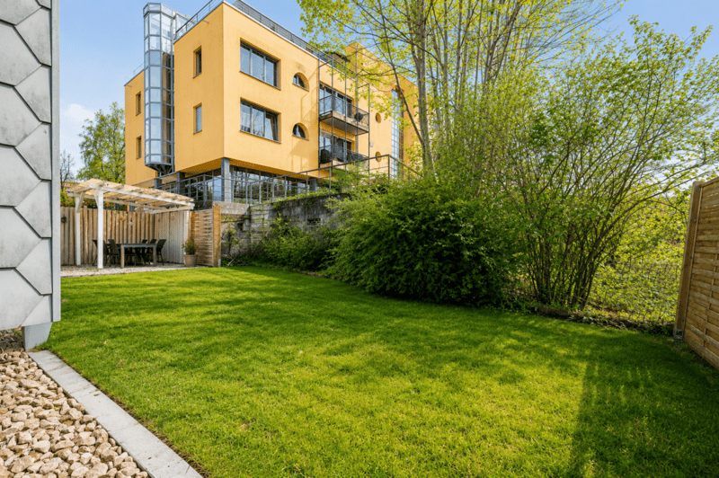 Family-friendly. Bright. Central 5.5 room single-family house in Oberuzwil (4)