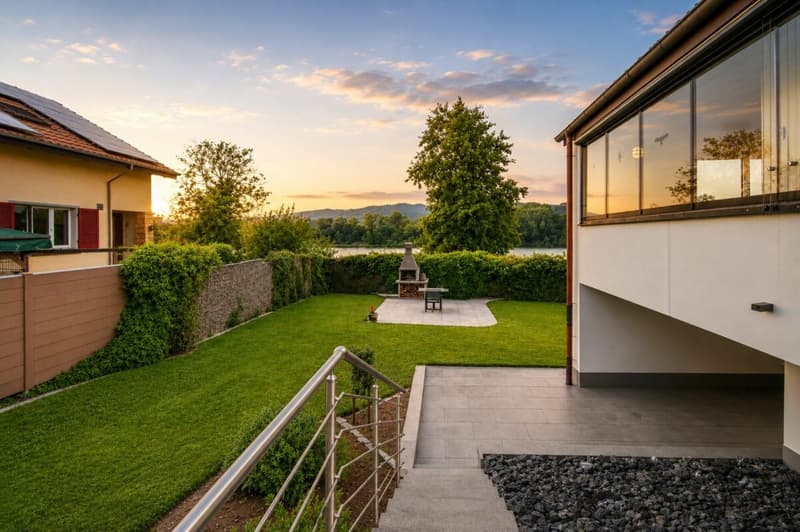 Luxuriöses Wohnen direkt am Rhein - exklusives 6.5-Zimmer-Einfamilienhaus mit traumhafter Aussicht (28)
