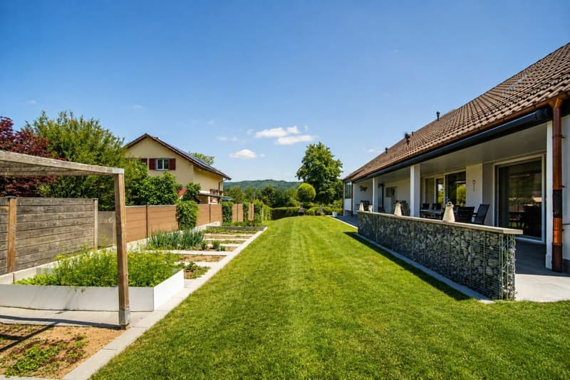 Luxuriöses Wohnen direkt am Rhein - exklusives 6.5-Zimmer-Einfamilienhaus mit traumhafter Aussicht (33)