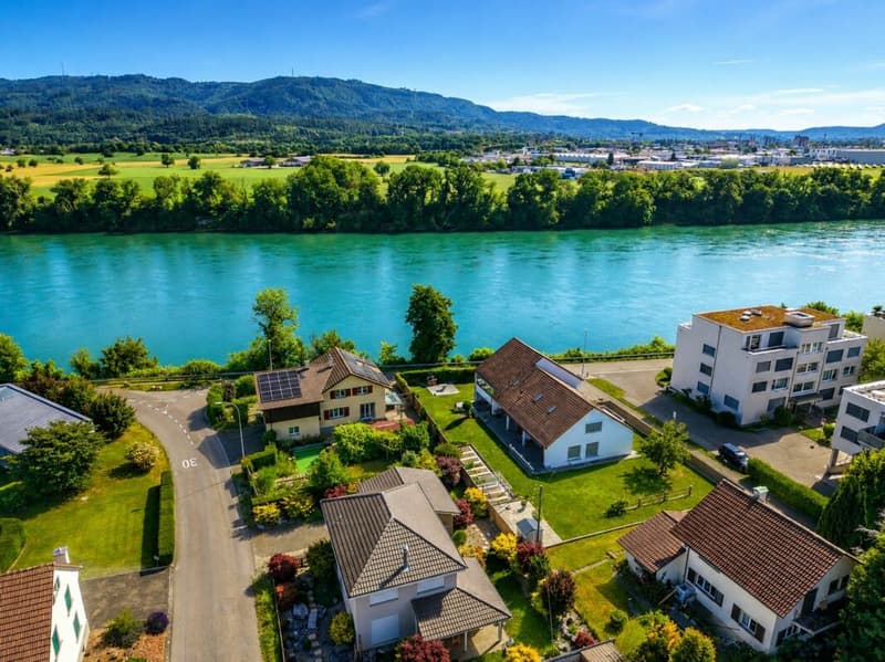 Luxuriöses Wohnen direkt am Rhein - exklusives 6.5-Zimmer-Einfamilienhaus mit traumhafter Aussicht (34)