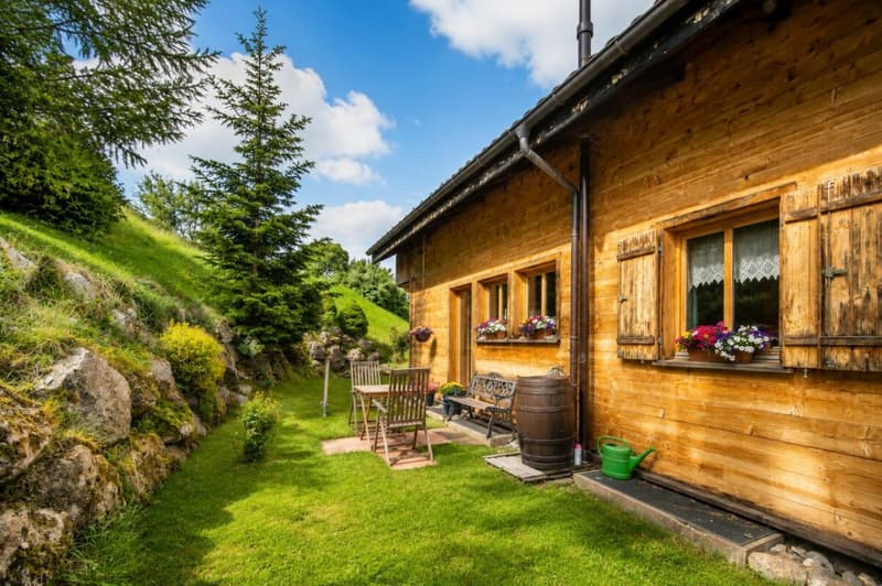 Unique solid wood house made of moonwood - healthy living with mountain views and versatile usage possibilities (3)