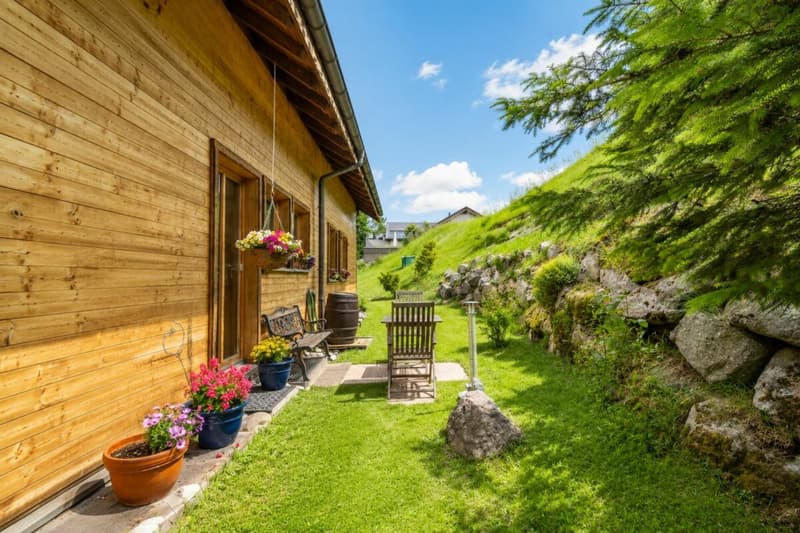 Unique solid wood house made of moonwood - healthy living with mountain views and versatile usage possibilities (4)