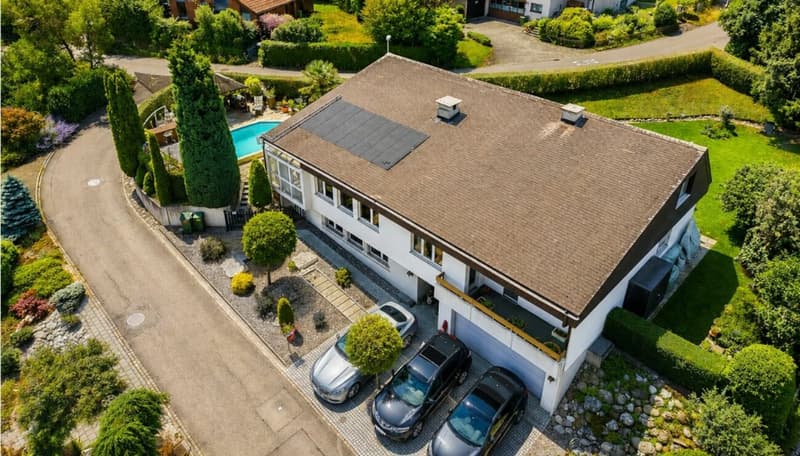 Exklusives Familienparadies mit Pool und Weitblick - grosszügiges 10-Zimmer-Einfamilienhaus in Bergdietikon (35)