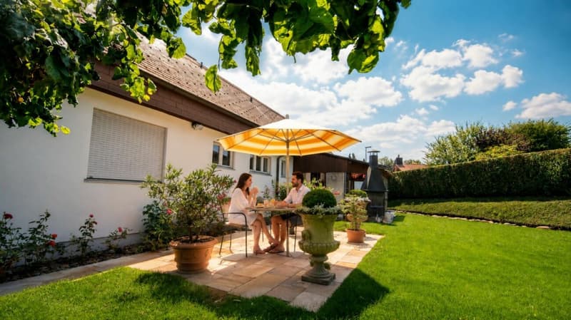 Exklusives Familienparadies mit Pool und Weitblick - grosszügiges 10-Zimmer-Einfamilienhaus in Bergdietikon (3)
