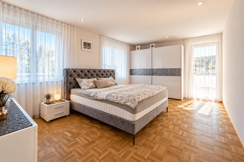 Über den Dächern von Herisau - exklusive 5.5-Zimmer-Attikawohnung mit zwei Terrassen und privatem Liftzugang (10)
