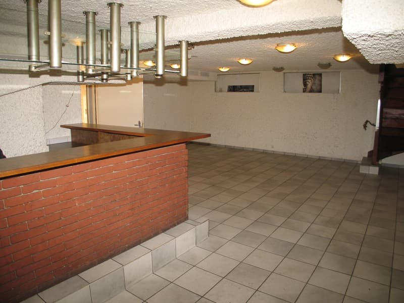 Local de club avec charme sur Allschwilerstrasse à Bâle (1)