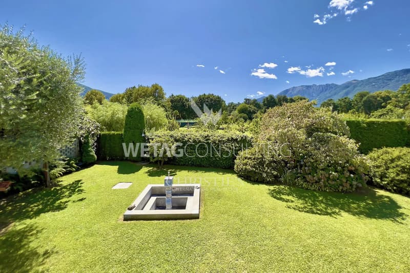 Villa im modernen Stil im Grünen in Ascona zu verkaufen (2)