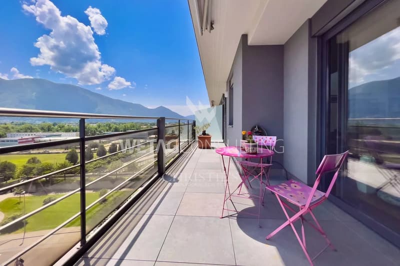 Penthouse duplex con vista a 360 gradi in posizione centrale con vista sul Lago Maggiore in vendita a Locarno (6)