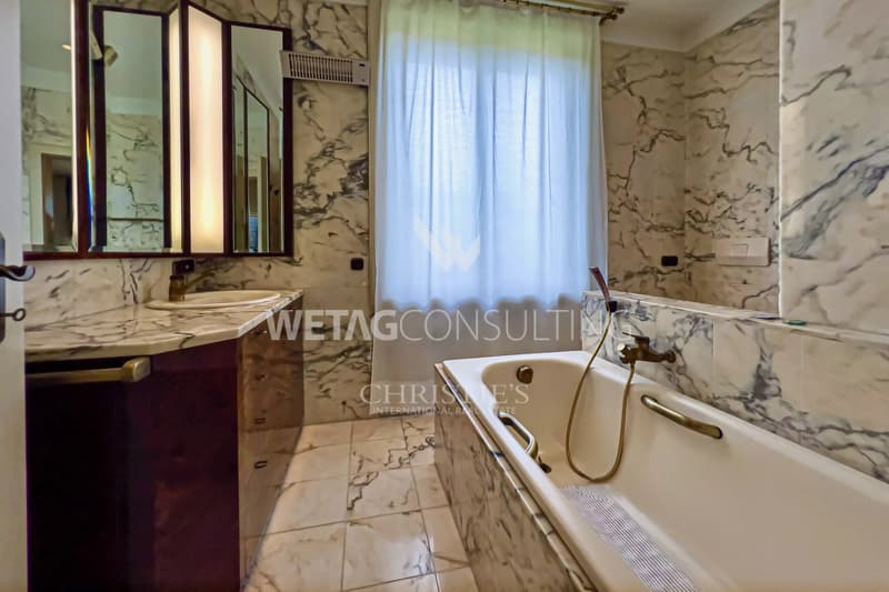 Villa spacieuse et majestueuse entourée d'espaces verts à vendre à Mendrisio (9)