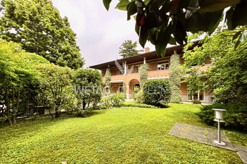 Villa spacieuse et majestueuse entourée d'espaces verts à vendre à Mendrisio (11)