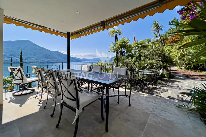 Villa con residenza secondaria in stile mediterraneo con vista panoramica sul Lago Maggiore a Brissago in vendita (9)