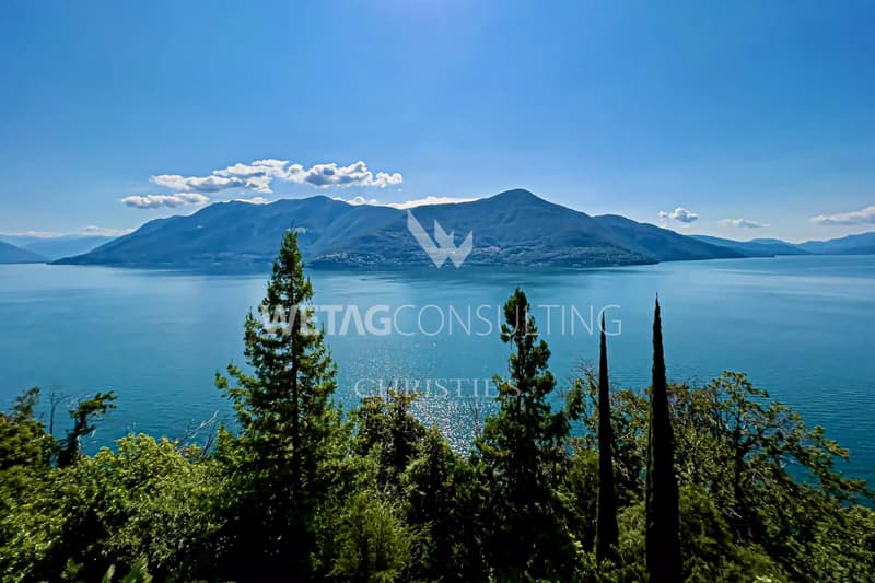Villa con residenza secondaria in stile mediterraneo con vista panoramica sul Lago Maggiore a Brissago in vendita (2)