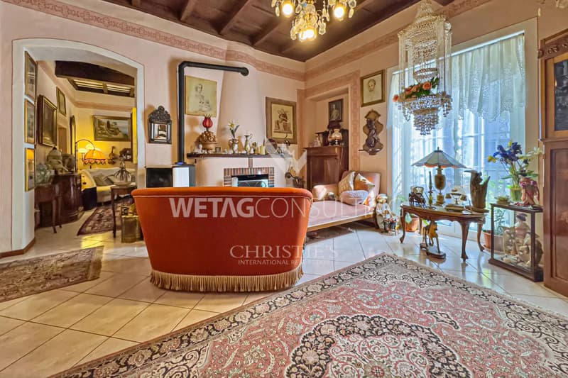 Casa patrizia storica con cortile interno in vendita a Brissago (3)